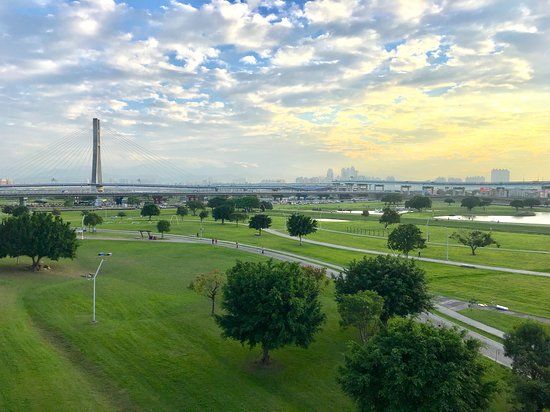 Erchong Floodway Cycling Route